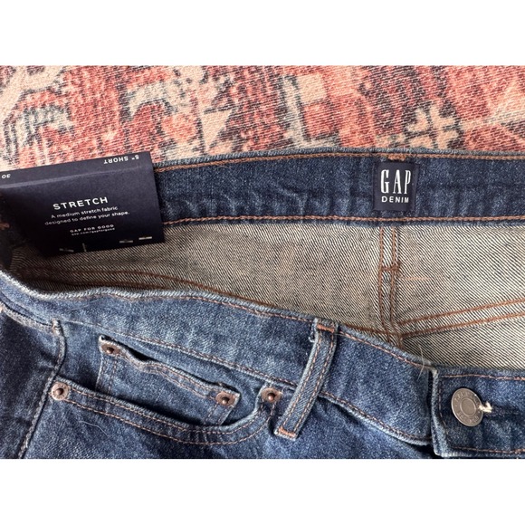 NWT GAP Denim Dark Wash Stretch Mid Rise 5" Short Size 30 Cuffed Jean Shorts - Picture 5 of 6